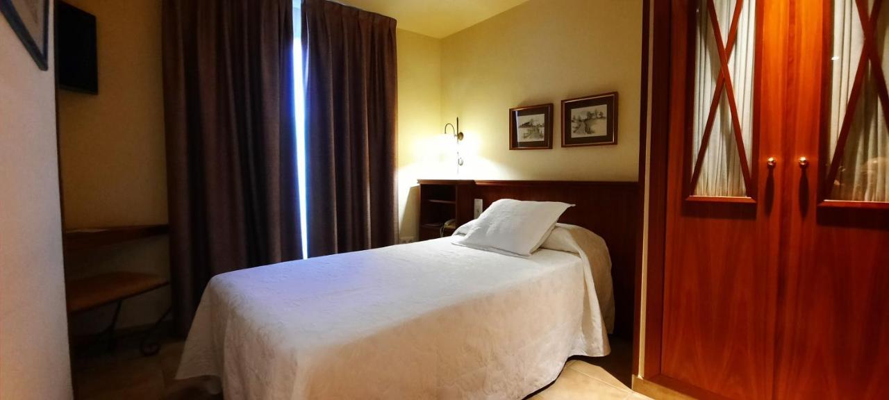 Sant Jordi Hotel Montbrió del Camp Екстериор снимка