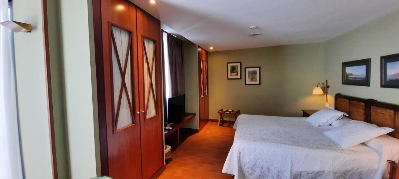 Sant Jordi Hotel Montbrió del Camp Екстериор снимка