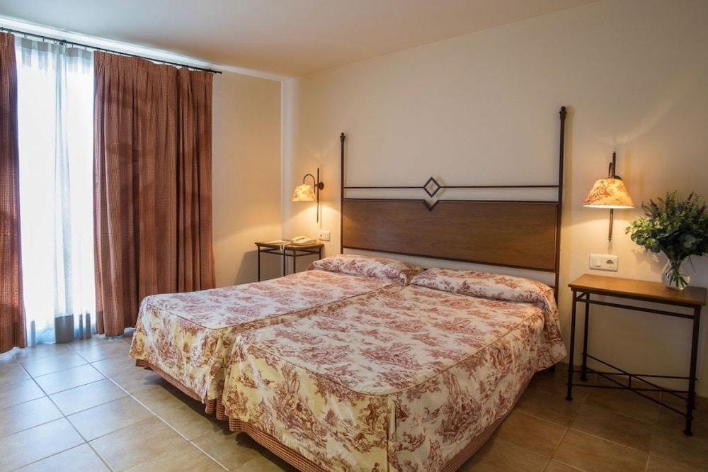 Sant Jordi Hotel Montbrió del Camp Екстериор снимка