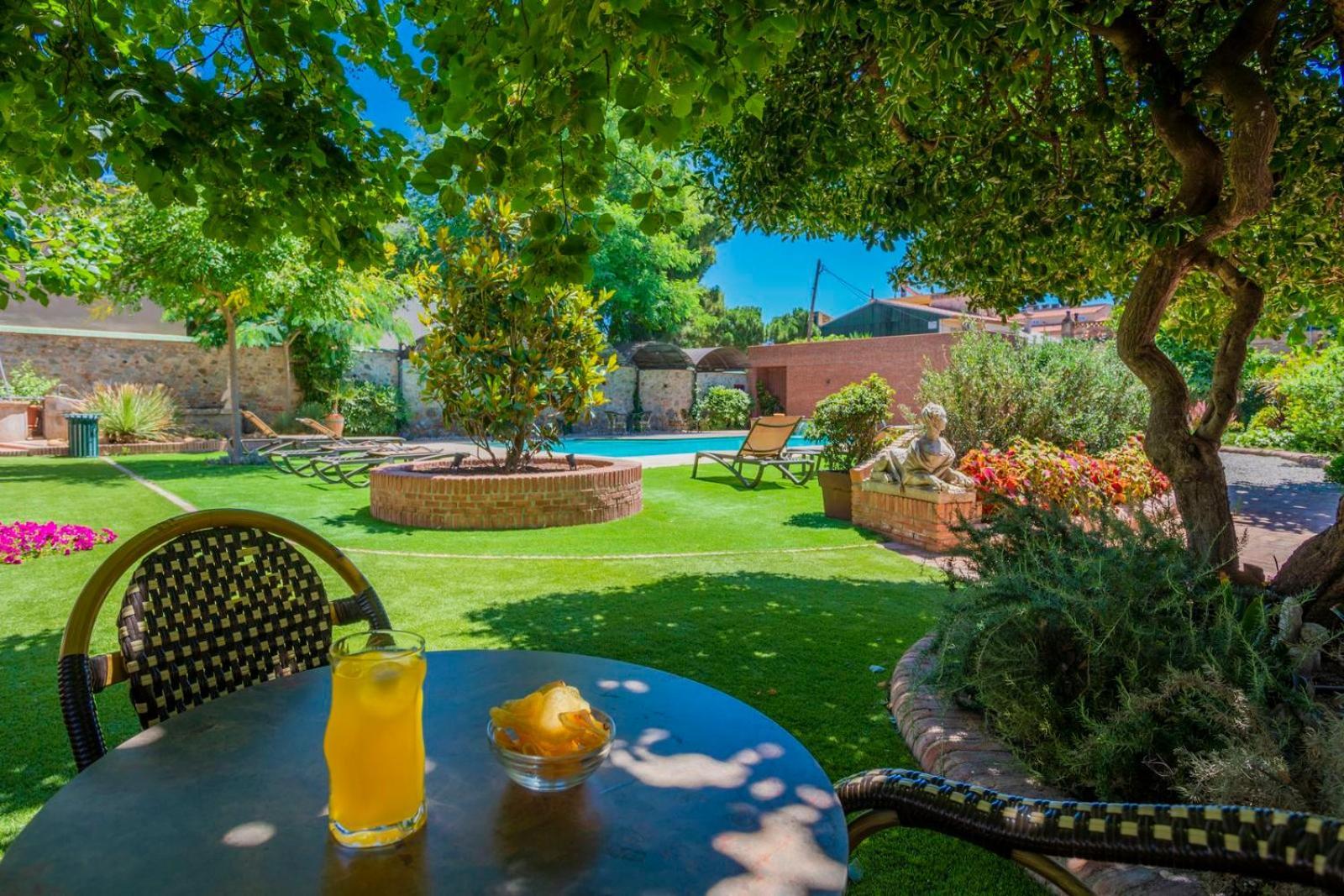 Sant Jordi Hotel Montbrió del Camp Екстериор снимка