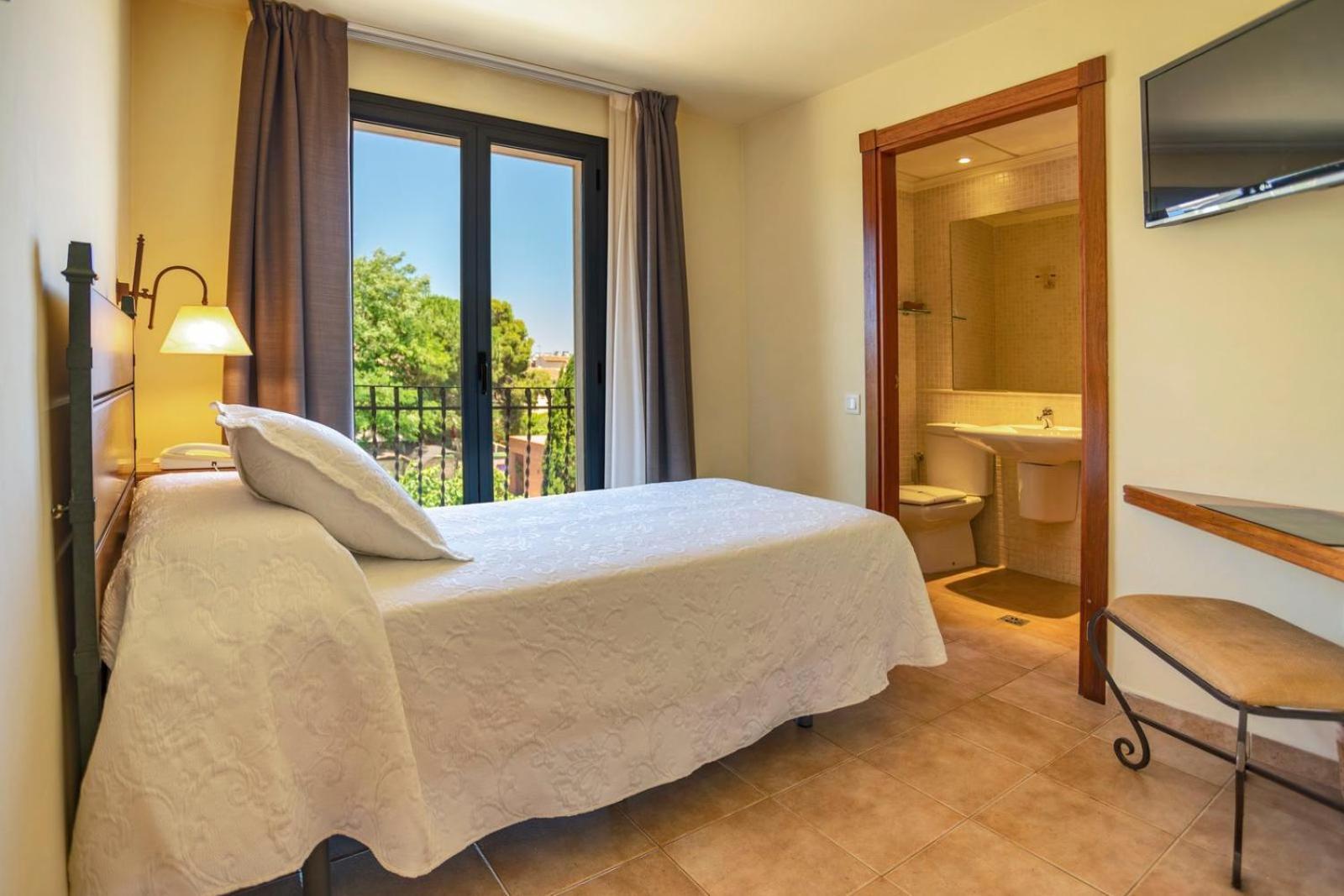 Sant Jordi Hotel Montbrió del Camp Екстериор снимка